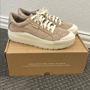 Dr scholl’s time off taupe shoes